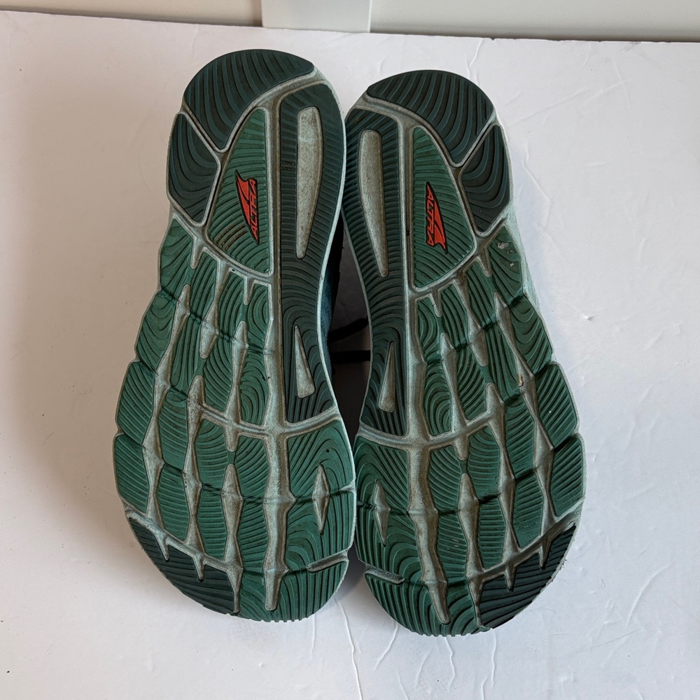 Altra Torin 6Athletic Shoes in Teal and Red - Picture 7 of 8